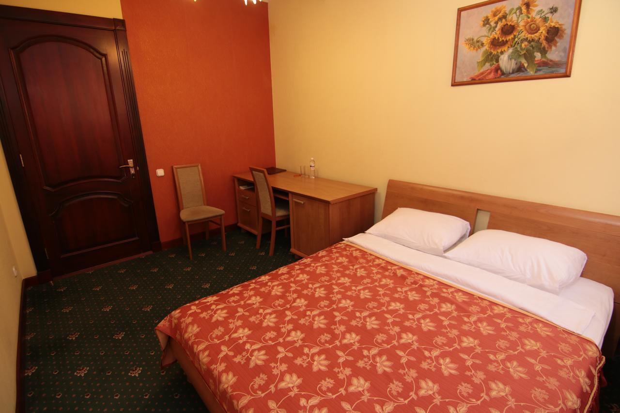 Chervona Kalina Hotel Kiev Exterior foto